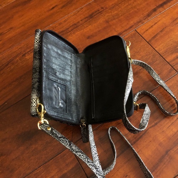 Cross bag - Picture 3 of 3